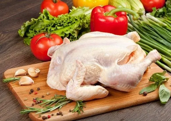 Немец может купить в Украине в четыре раза больше курицы, чем у себя на родине