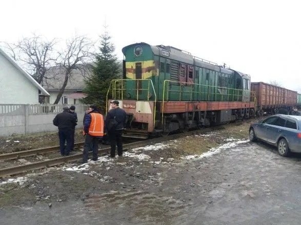 Во Львовской области локомотив серьезно травмировал несовершеннолетнего