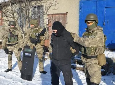 Стрілянина, барикади і штурм: поліцейські провели масштабні навчання на Житомирщині