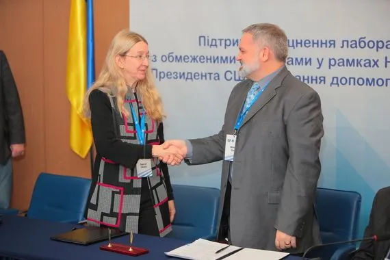 МОЗ Украины: Украинские лаборатории будут работать по международным стандартам