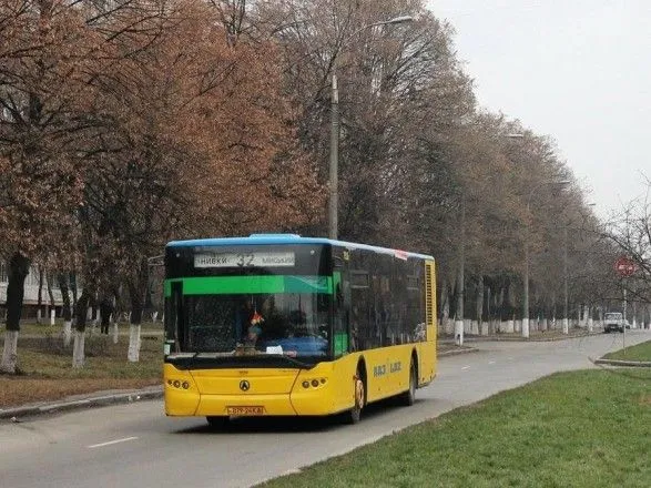 u-stolichnomu-avtobusi-pomer-vodiy-komunalnogo-avtoparku