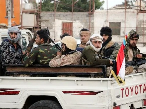 Сепаратисты захватили правительственный квартал в йеменском Адене