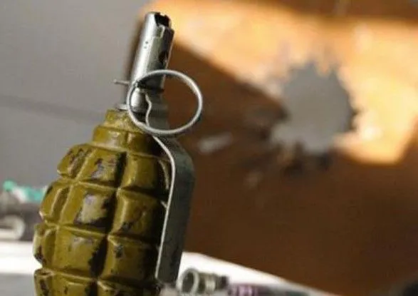 Неизвестные бросили гранату в частный двор в Росвенской области
