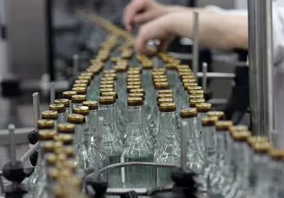 За год Украина сократила производство водки почти на 18%