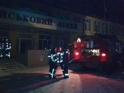 В Луганской области горел лицей, эвакуировали около 180 детей
