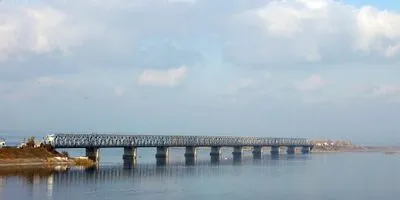 Чиновники двух фирм присвоили более 16 млн грн на строительстве моста через Днепр