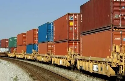 Обсяги контейнерних перевезень залізницею зросли на 10% у 2017 році