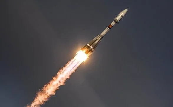 Запущена с российского космодрома ракета вывела спутники на промежуточную орбиту