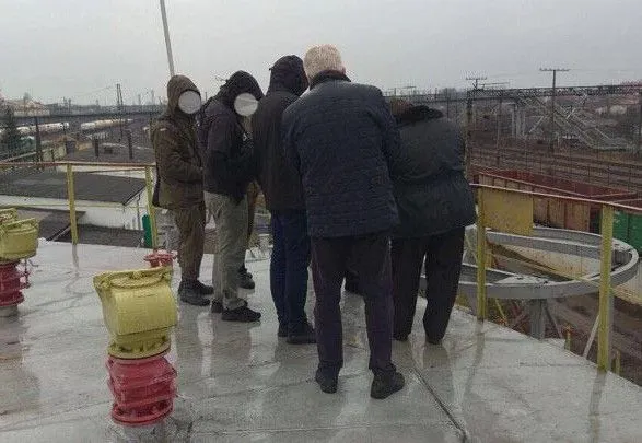 На Закарпатье задержали сотрудников "Укрзализныци" на сбыте 10 тыс. литров топлива