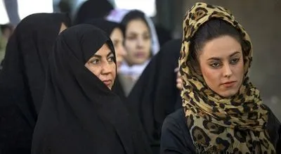 Держдеп США підтримав протести в Ірані проти носіння хіджабів