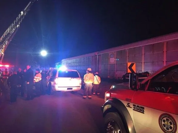 У США зіткнулись потяги, двоє людей загинули і близько 70 травмовані