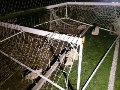 В Севастополе на школьника упали старые футбольные ворота