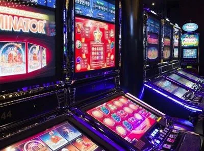 Президента закликали закрити азартні клуби під вивіскою лотерей
