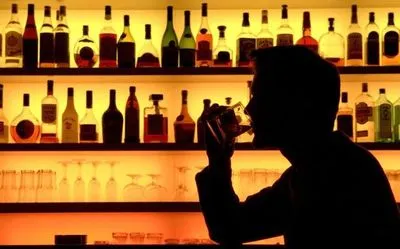 Помірне споживання алкоголю зменшує ризик розвитку недоумства