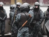 П'ятьох екс-беркутівців у справі розстрлів на Майдані залишили під вартою ще на 60 діб