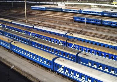 "Укрзализныця" начала назначать дополнительные поезда на мартовские праздники