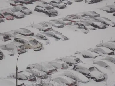 В ожидании большого снега: завтра грузовикам планируют ограничить въезд в Киев