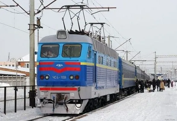 Украинцы смогут покупать билеты на региональные поезда через Интернет