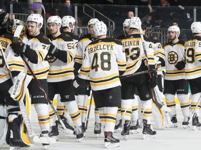 Хоккеисты "Бостона" вышли в лидеры НХЛ по проценту набранных очков