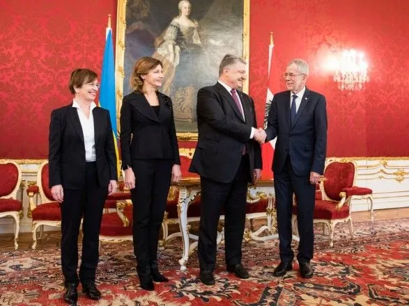 Порошенко домовився з президентом Австрії про проведення спільного бізнес-форуму