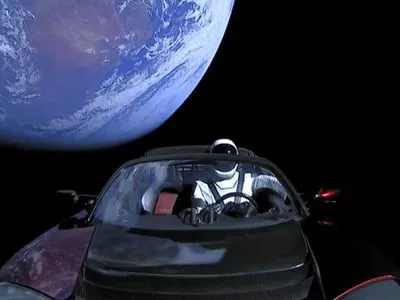 Tesla Ілона Маска внесли в базу космічних кораблів і об'єктів Сонячної системи
