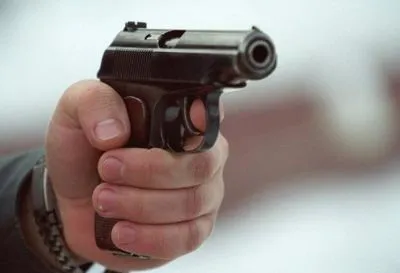 Штаб АТО: полицейский из табельного оружия застрелил гражданского