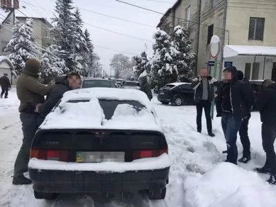 Посадовця поліції на Львівщині викрили на хабарі