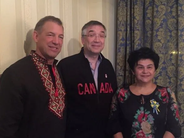 Посол Украины в Канаде: украинские пчелы помогут спасти популяцию в Канаде