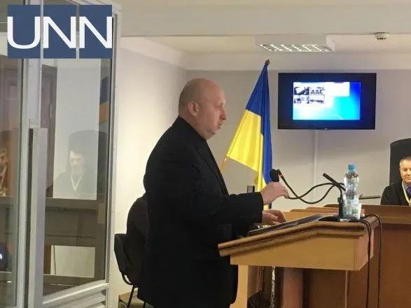 Турчинов: мне не известно о завозе оружия на Майдан