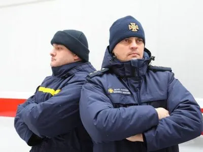 Утепленные куртки, свитера и полухлопковые штаны: спасатели ГСЧС получат новую форму