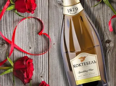 "Коктебель" привітав із Днем закоханих: подарував ящик шампанського користувачу Facebook