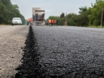 В этом году в Украине планируют отремонтировать 4 тысячи километров дорог