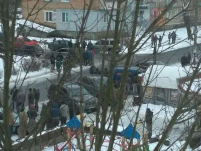 В Ровенской области на полицейских напали около 200 добытчиков янтаря, есть пострадавшие