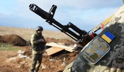 Боевики сегодня 7 раз обстреляли позиции сил АТО, ранен военнослужащий