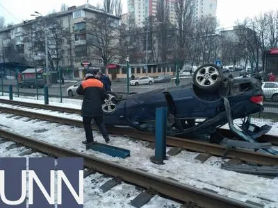 В Киеве из-за ДТП парализовано движение скоростного трамвая