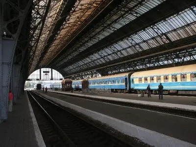 У Львові потяг насмерть збив чоловіка