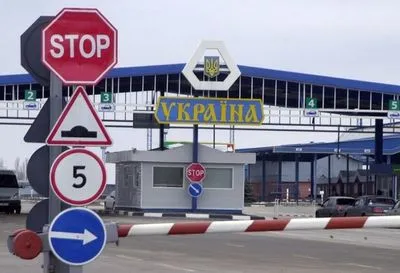 Россия без объяснений прекратила пропуск грузовиков на границе с Харьковской областью