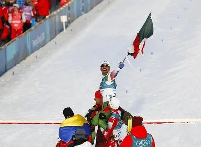 Мексиканском лыжнику, который финишировал последним на Олимпиаде - устроили овацию