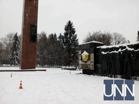 Монумент слави у Львові хочуть демонтувати 23 лютого