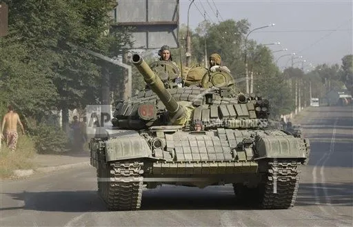 Бойовики приховують військову техніку з РФ біля кордону на Донбасу - розвідка
