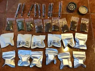 Студент из Туниса заказывал с Голландии шоколадки с марихуаной