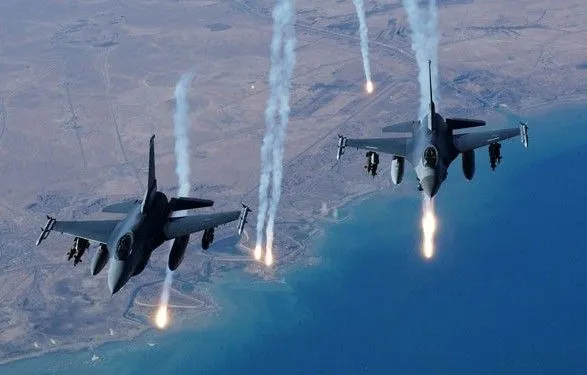 Израиль нанес авиаудар по сектору Газа в ответ на ракетный обстрел