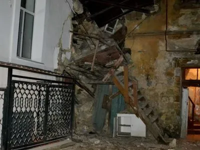 Пенсіонерку дістали з-під завалу стіни житлового будинку в Одесі