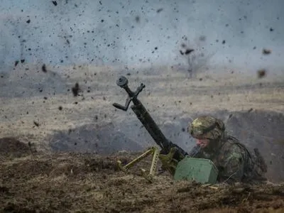 Боевики обстреляли позиции сил АТО: военный погиб, еще трое - ранены