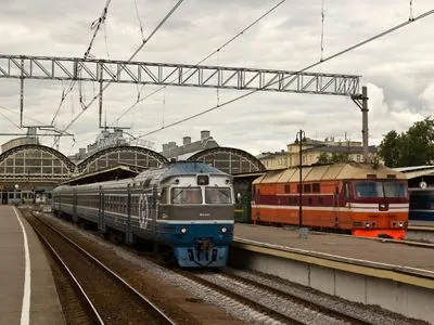 "Укрзализныця" переведет поезда на летнее время