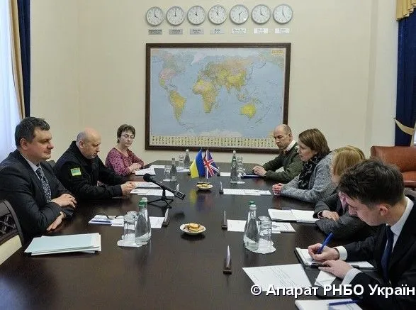 Турчинов зустрівся з послом Британії: говорили про співпрацю, кіберзахист та санкції