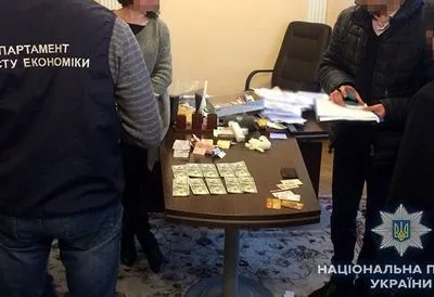 Правоохранители взяли на взятке судью и адвоката на Волыни