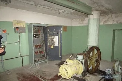 Пять лет лишения свободы грозит похитителям лифтовых катушек в многоэтажке Киева