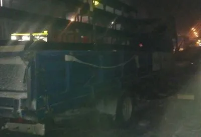 На трассе Киев-Чоп горел грузовик, водитель в больнице