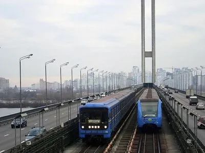 Завтра вночі у Києві частково обмежать рух Південним мостом